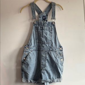 Super cute gap light denim overalls